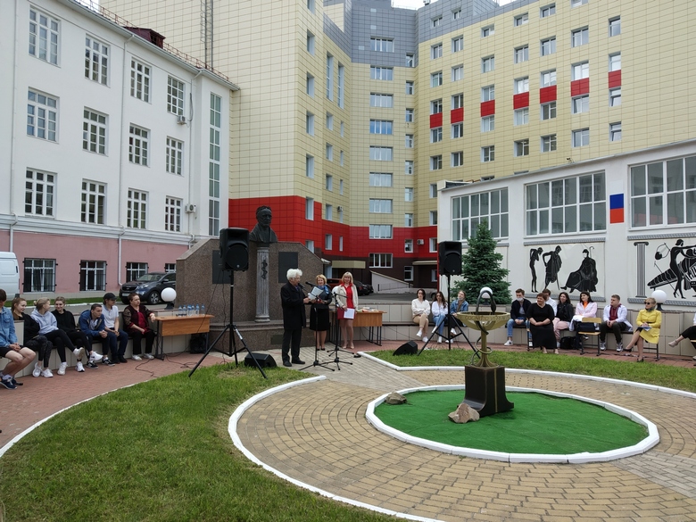 A LITERARY EVENING «READING BOOKS ABOUT DOCTORS AND MEDICINE»