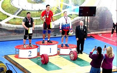 KSMU STUDENT — WINNER OF THE CENTRAL FEDERAL DISTRICT WEIGHTLIFTING CHAMPIONSHIP