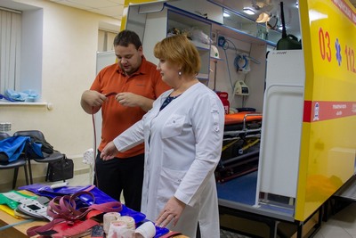 PHYSICIANS TRANSFER KNOWLEDGE TO TEACHERS