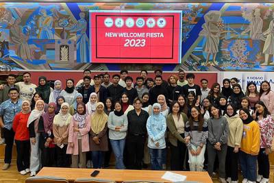 MALAYSIAN FRESHMEN ARE UNDERGOING ADAPTATION