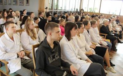 «FAMILY OPEN MICROPHONE» AT THE KSMU LIBRARY