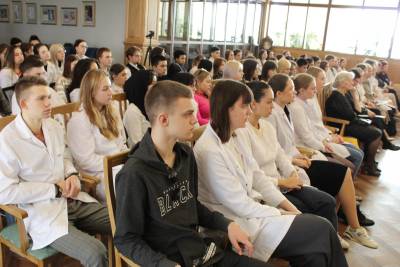 «FAMILY OPEN MICROPHONE» AT THE KSMU LIBRARY