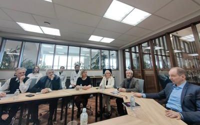 «THINGS ARE NOT WHAT THEY SEEM». ASSOCIATE PROFESSOR OF PHILOSOPHY WROTE A BOOK