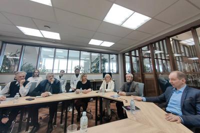 «THINGS ARE NOT WHAT THEY SEEM». ASSOCIATE PROFESSOR OF PHILOSOPHY WROTE A BOOK