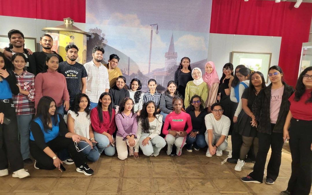 ? International students  and faculty members of the IMI at KSMU visited the exhibition «Old Kursk in the Watercolors of Artist I.I. Likorenko.»